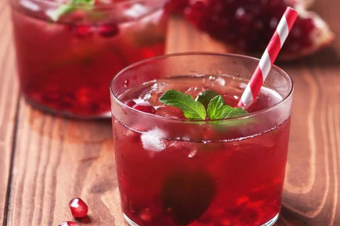Thanksgiving Pomegranate Punch