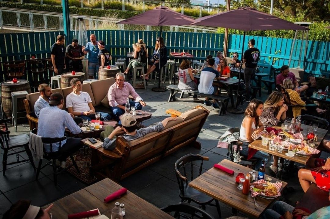 best date bars in los angeles