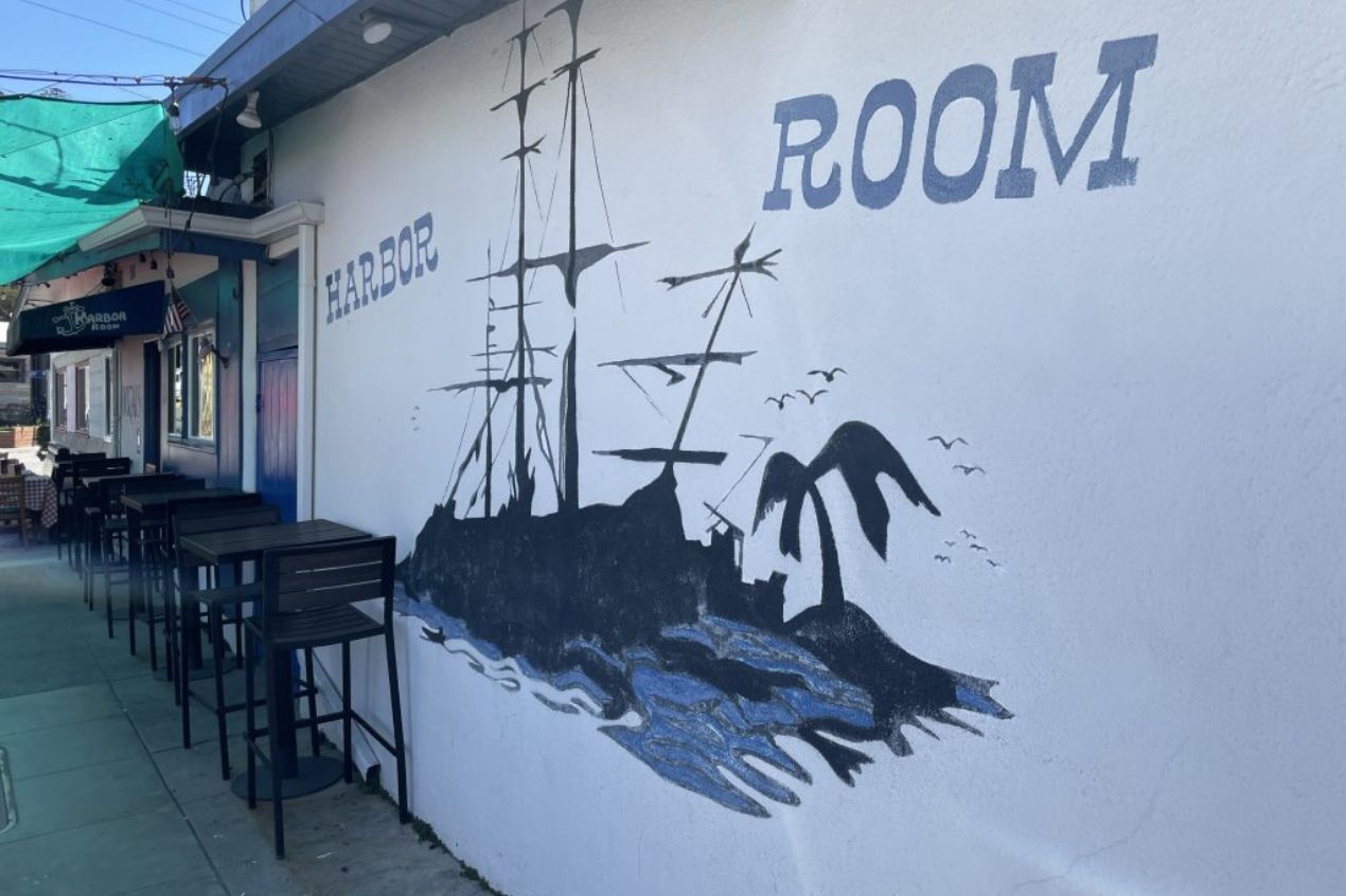 Photo for: Discover The Tiniest Bar In Los Angeles